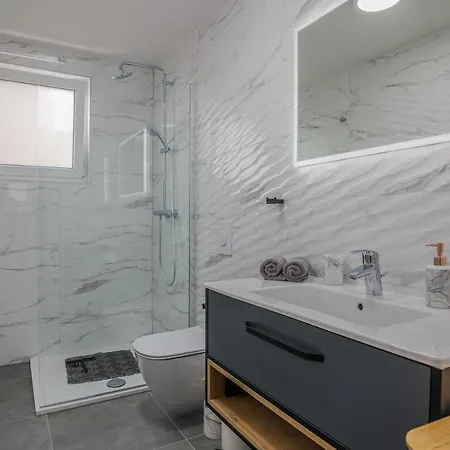 Murvica De Luxe * Malinska