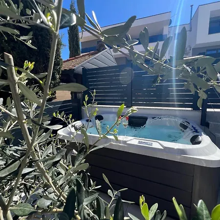 Murvica De Luxe Apartment *